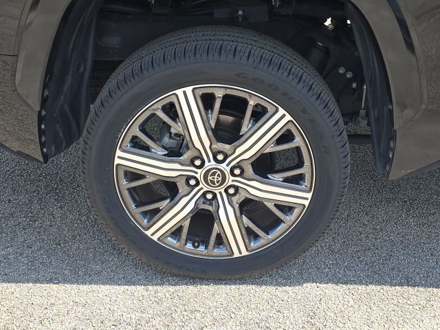 2022 Toyota Tundra Hybrid Capstone:168720A