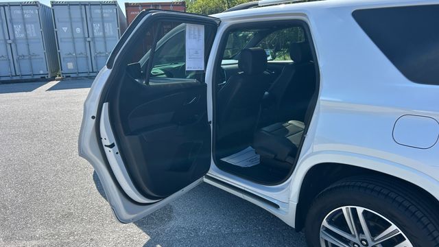 Used 2023 Chevrolet Traverse SUV