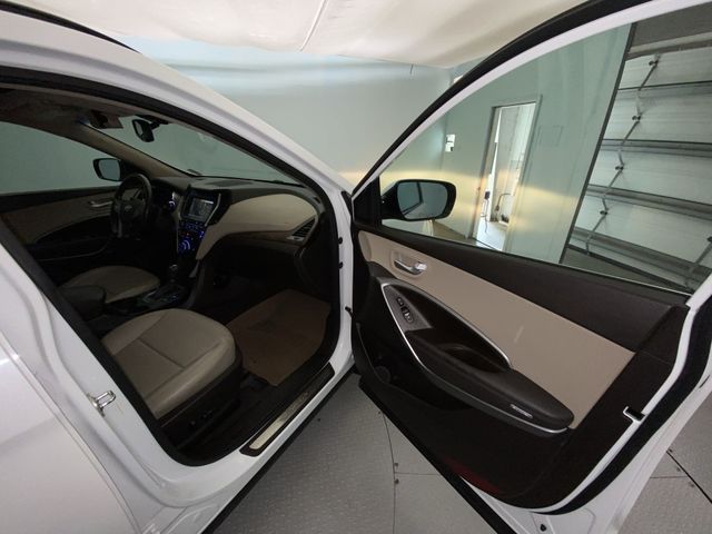 Used 2018 White Hyundai 2.4 Base image 25
