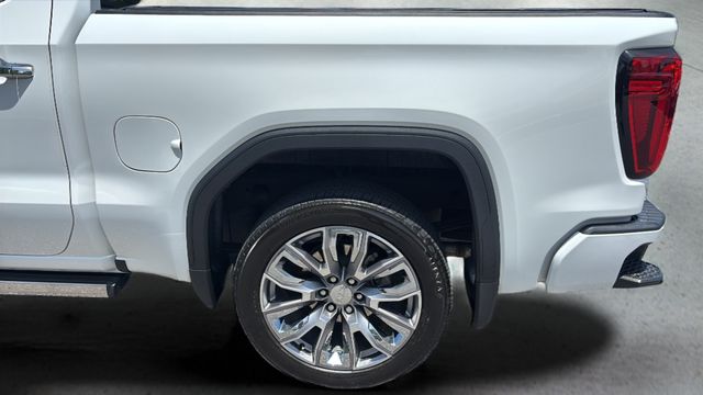 Used 2024 White GMC Denali image 36