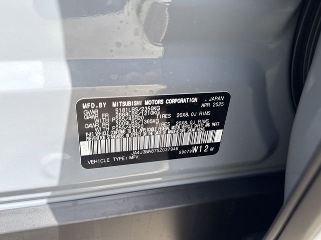 New 2025 Gray Mitsubishi SEL image 27