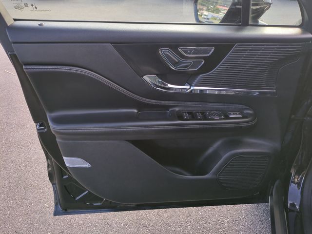 Used 2021 Black Lincoln Standard image 12