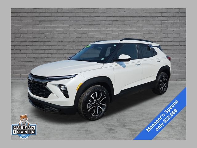 White (Iridescent Pearl Tricoat) 2025 Chevrolet Trailblazer SUV / Crossover Front-Wheel Drive Continuously Variable Transmission