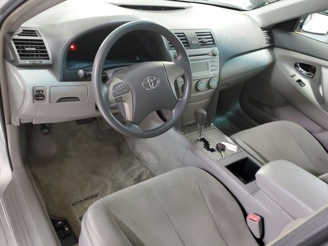 Used 2009 Gray Toyota LE image 9