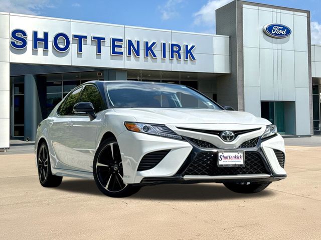 Midnight Black Metallic 2019 Toyota Camry Sedan Front-Wheel Drive 8-Speed Automatic