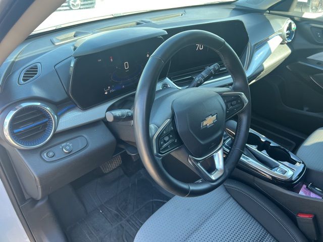 2024 Summit White Chevrolet Trax LT FWD SUV