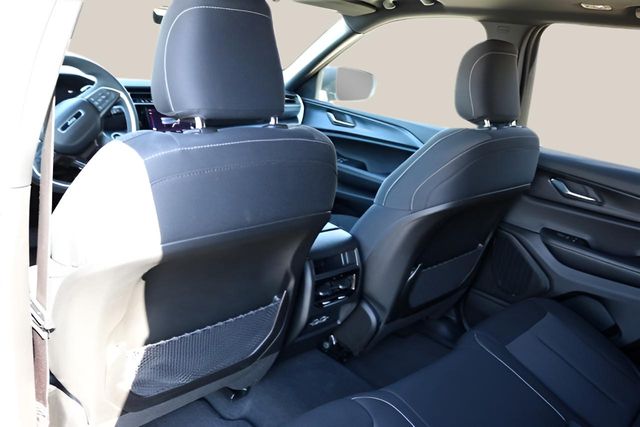 Used Car 2025 Jeep Grand Cherokee  Laredo For Sale Under $35,000 In Austin, Texas