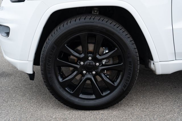 2018 Jeep Grand Cherokee Altitude 12