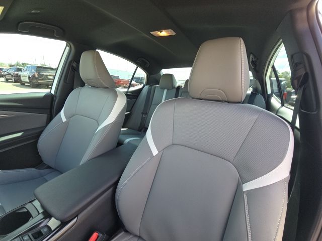 2025 Toyota Camry SE:B02318