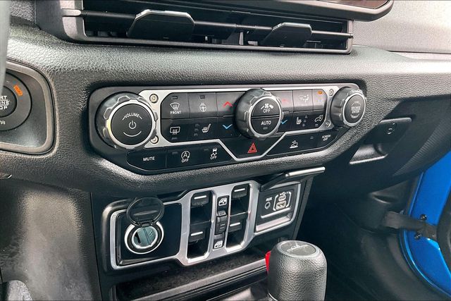 Used 2024 Jeep Gladiator Sport 4D Crew Cab