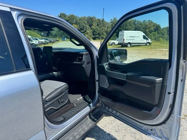 Used 2022 Blue Ford Lariat image 19