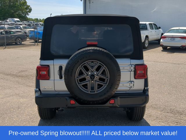 Used 2024 Silver Zynith Clearcoat Jeep Sport S image 12