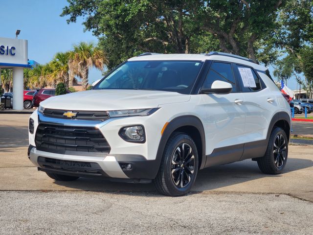 2023 Chevrolet TrailBlazer LT White at AutoSavvy Houston Southwest