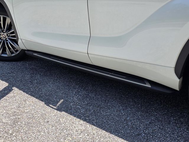 Used 2021 Toyota Highlander SUV