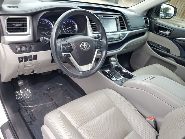 2017 Toyota Highlander Limited 21