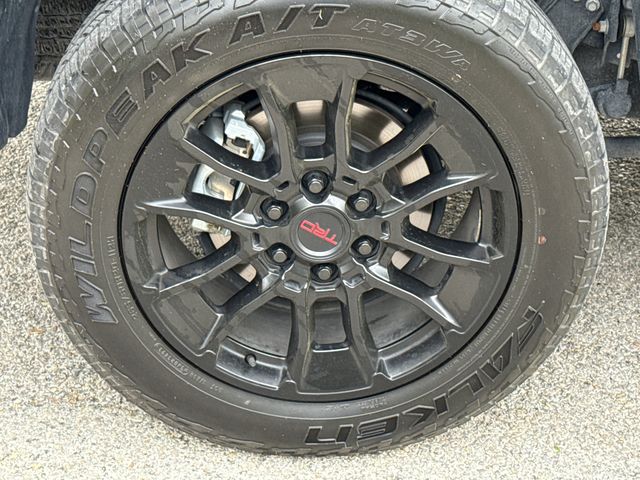 Used 2024  Toyota SR5 image 9