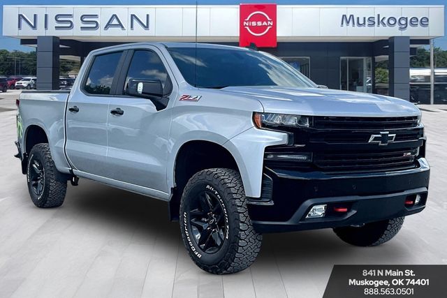 Silver Ice Metallic 2019 Chevrolet Silverado 1500 LT Trail Boss Crew Cab 4WD Pickup Truck Four-Wheel Drive 8-Speed Automatic