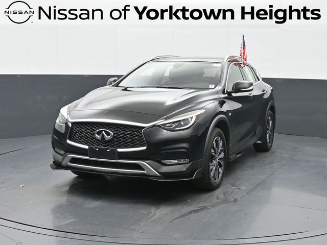 2017 INFINITI QX30 Premium's photo