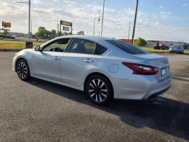 Used 2018 Silver Nissan 2.5 SL image 9