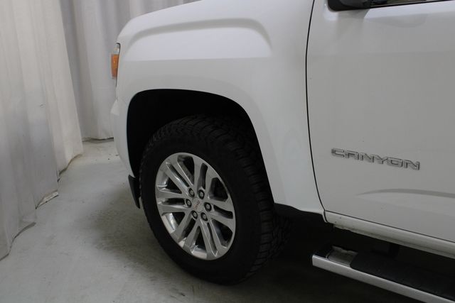 Used 2018 White GMC SLT image 29