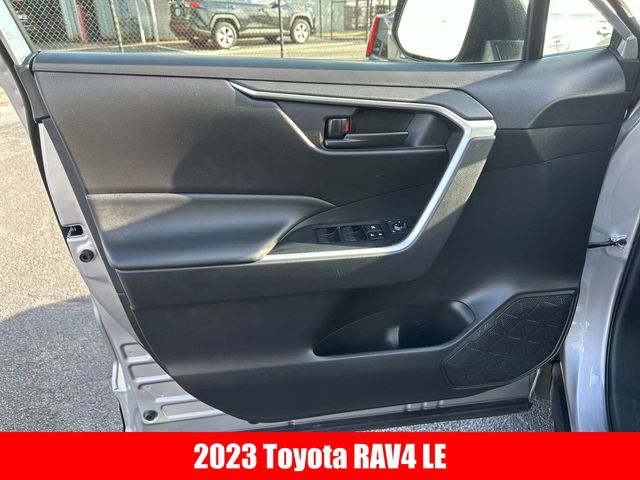 2023 Toyota RAV4 LE 4