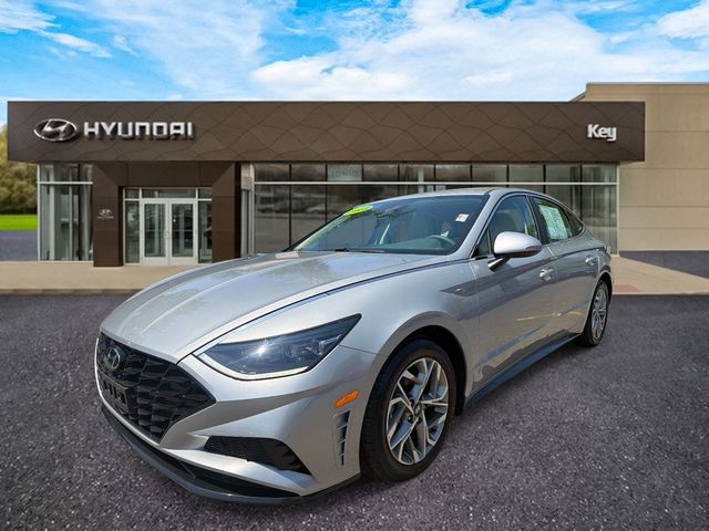 2023 Hyundai Sonata Plata (Curated Silver) Sedán Tracción delantera 8 velocidades Automática