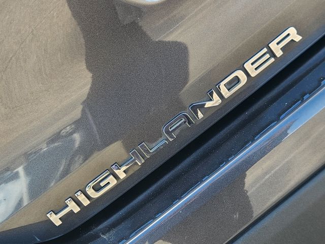 2021 Toyota Highlander L Gray at North Houston Mitsubishi