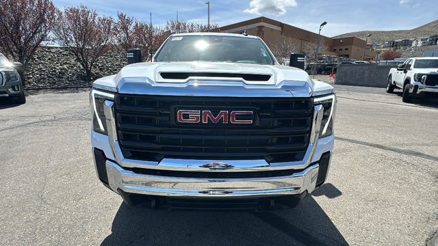 2024 GMC Sierra 2500HD Pro 8