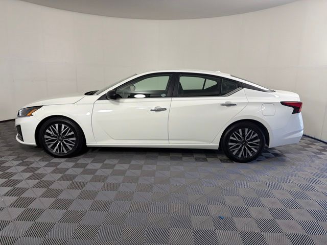 Used 2025 Nissan Altima Sedan