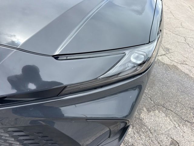 2025 Toyota Camry SE - Photo 8