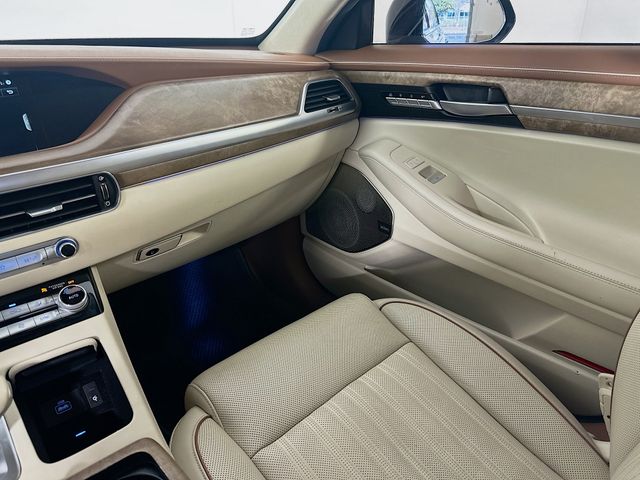 Thumbnail: 2021 Genesis G90 - 24