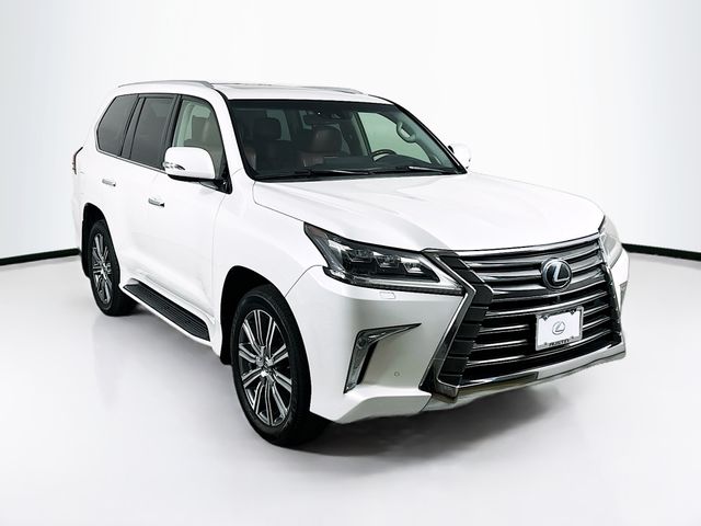 2016 Lexus LX 570 3