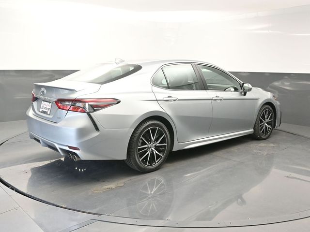 View vehicle photo 7