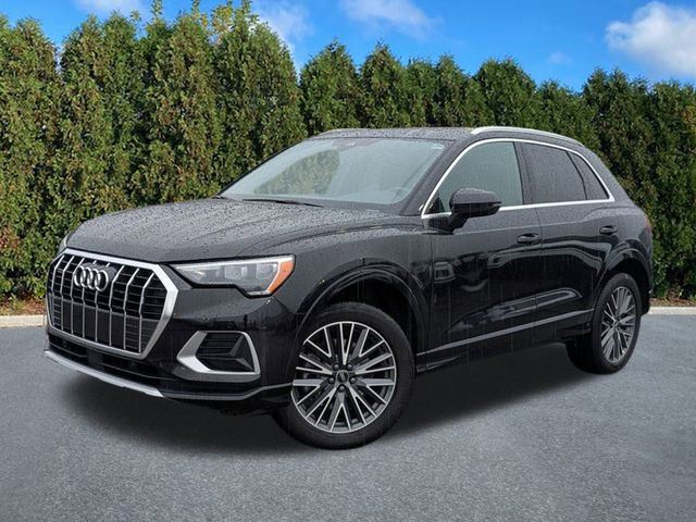 2022 Audi Q3 quattro Premium 40 TFSI