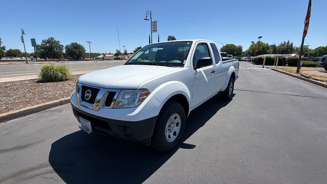 Glacier White 2015 Nissan Frontier Pickup Truck 4X2 5-Speed Automatic Overdrive