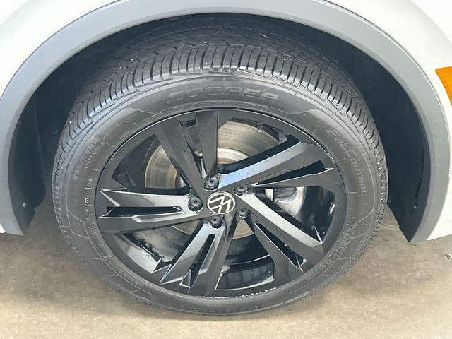 2023 Volkswagen Tiguan 2.0T SE R-Line Black White at Subaru and VW of Moon Township