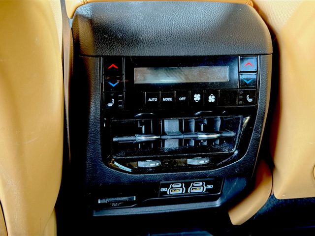 Used 2022 Black Jeep Summit image 17
