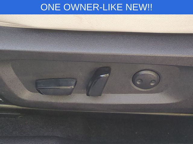 Used 2025 White Mitsubishi SEL image 17