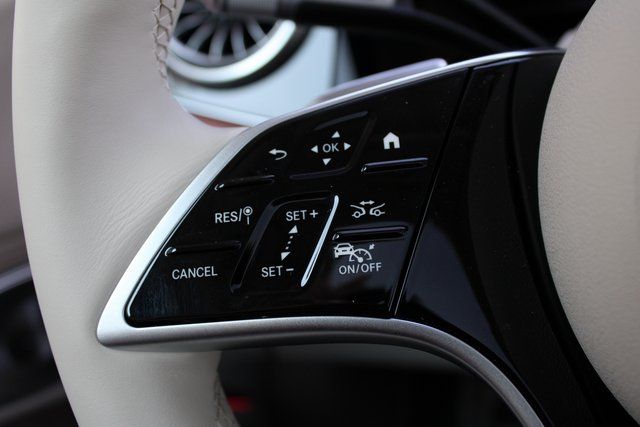 Used 2023  Mercedes-Benz 580 image 11