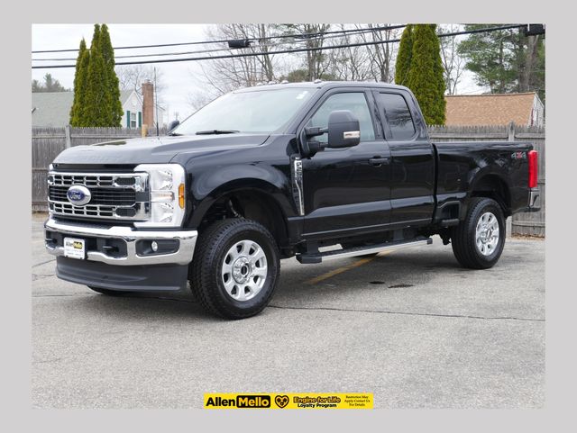 Black Metallic 2024 Ford F-250 Super Duty XLT Crew Cab 4WD Pickup Truck Four-Wheel Drive Automatic