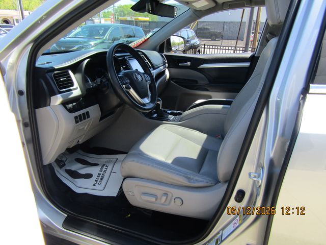 used 2019 Toyota Highlander car, priced at $25,499