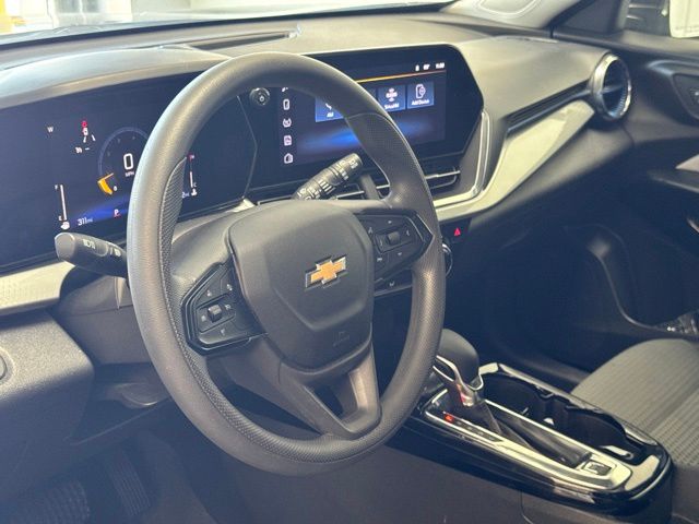 2025 Chevrolet Trax LT - 7