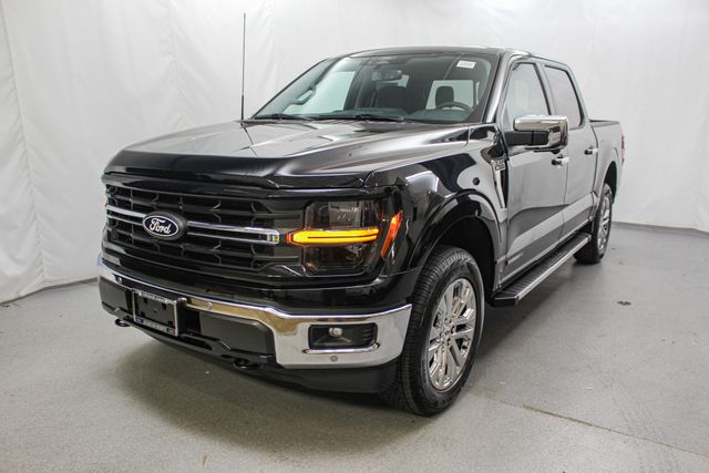 New 2026 Black Ford XLT image 4