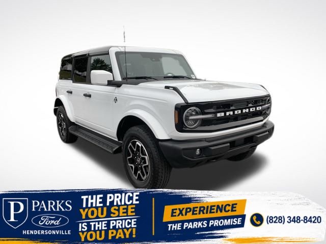 Oxford White 2026 Ford Bronco SUV / Crossover Four-Wheel Drive Automatic