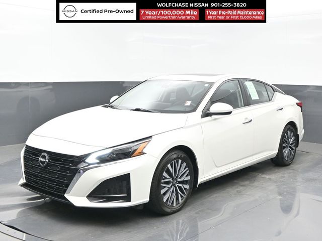 Pearl White Tricoat 2025 Nissan Altima 2.5 SV FWD Sedan Front-Wheel Drive Continuously Variable Transmission