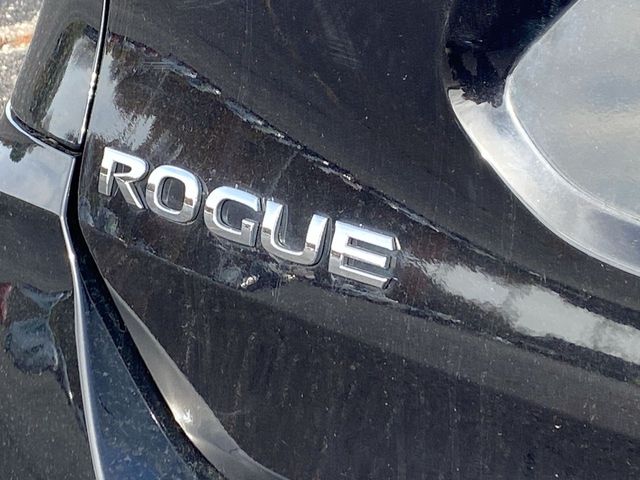 2020 Nissan Rogue SL 32