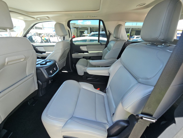 Used 2025 Ford Expedition SUV