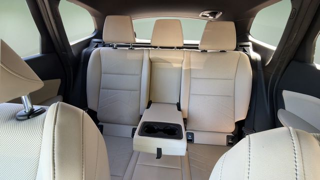 Used 2024 White BMW xDrive28i image 33