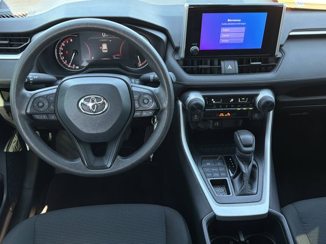 2024 Toyota RAV4 LE - Photo 7