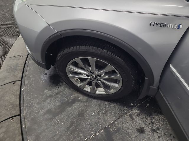 2017 – Toyota – RAV4 Hybrid